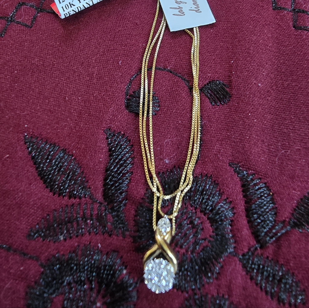 10k Gold Twisted 18" Necklace With Diamond Stones - Elegant Women’s Jewelry